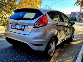 Ford Fiesta foto 4