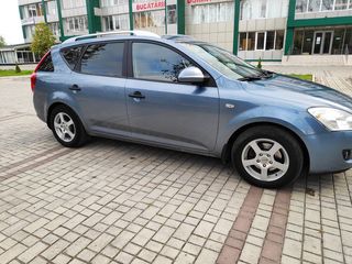 KIA Ceed Sw foto 3