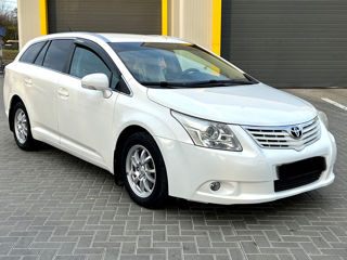 Toyota Avensis foto 1