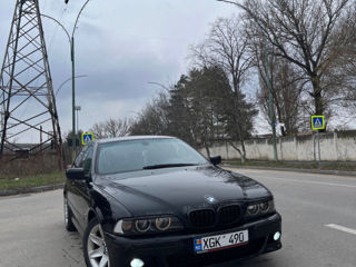 BMW 5 Series foto 2