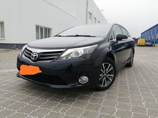 Toyota Avensis foto 1