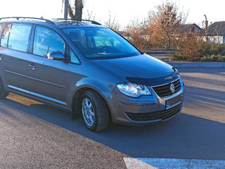 Volkswagen Touran foto 8