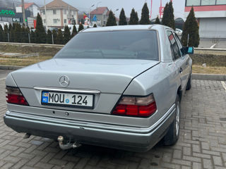 Mercedes E-Class foto 2