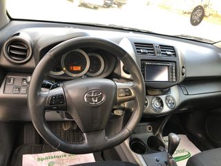 Toyota Rav 4 foto 5