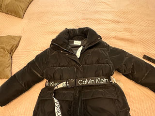 Scurta Calvin Klein mar S , se potriveste pentru un M
