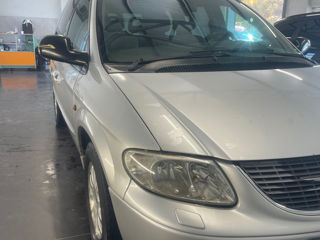 Chrysler Voyager foto 2