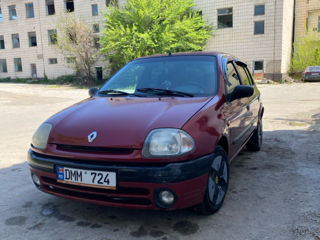 Renault Clio фото 1