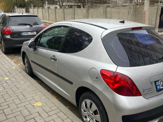 Peugeot 207 foto 2