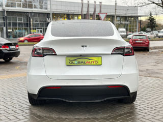 Tesla Model Y foto 4