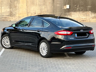 Ford Fusion foto 5