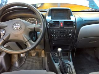 Nissan Almera foto 9