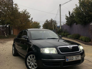 Skoda Superb foto 2