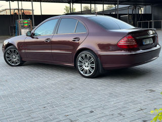 Mercedes E-Class foto 4