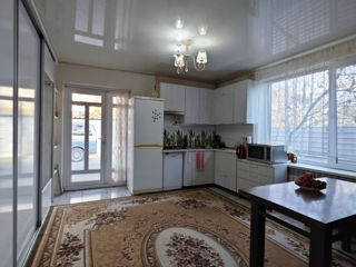 Apartament cu 3 camere, 63 m², Molodova, Bălți foto 2