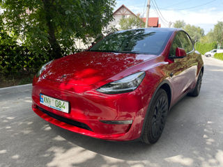 Tesla Model Y foto 2