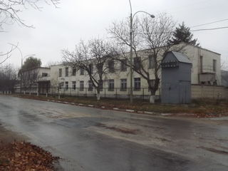 Производственно - складские помещения, близ таможенной зоны в Унгенах, с коммуникациями... foto 4