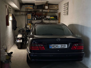 Mercedes E-Class фото 7