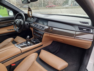 BMW 7 Series foto 8