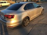 Volkswagen Jetta foto 4