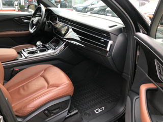 Audi Q7 фото 14