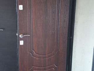 Продаётся входная дверь в квартиру. foto 2
