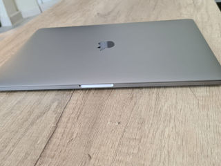 Macbook Pro 15 2018 (i9 8x 4.00Ghz, 16Gb, 256Gb, Radeon Pro 555 4Gb) foto 10