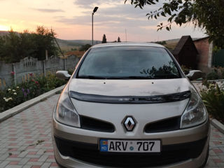 Renault Clio foto 1