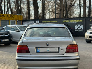 BMW 5 Series foto 5