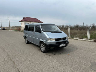 Volkswagen Caravelle foto 5