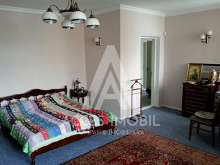 Casă în 2 nivele, 320 m2 + 7 ari, garaj + terasă! foto 6