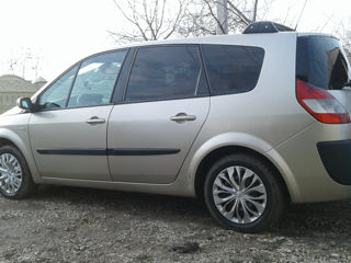 Renault Grand Scenic foto 6