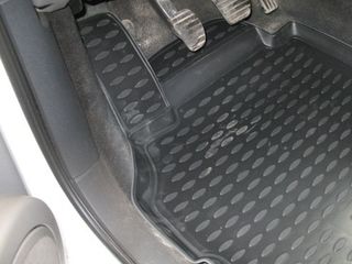 Renault Scenic 2 2003-2010. Полиуретановые коврики с бортами. Covorase auto din poliuretan. foto 5