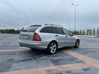 Mercedes C-Class foto 6