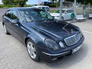 Mercedes E-Class foto 2