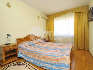 Apartament cu 3 camere, bloc nou, Pîrcălab, Centru, 650 € ! foto 5