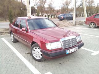 Mercedes Series (W124) foto 3