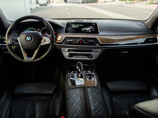 BMW 7 Series foto 5