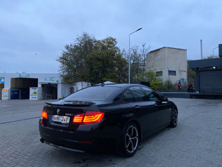 BMW 5 Series foto 3