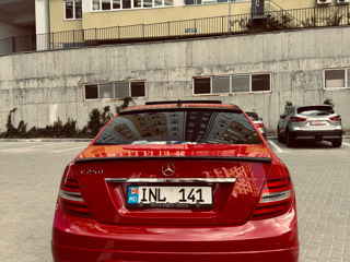 Mercedes C-Class foto 8