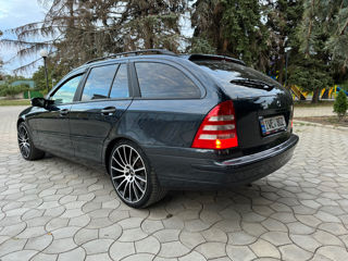 Mercedes C-Class foto 7