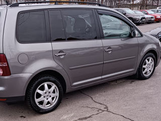 Volkswagen Touran foto 6