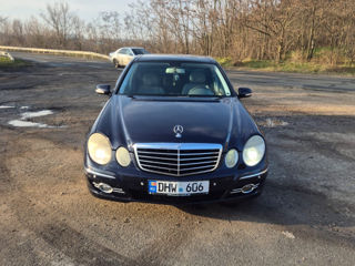 Mercedes E-Class foto 2