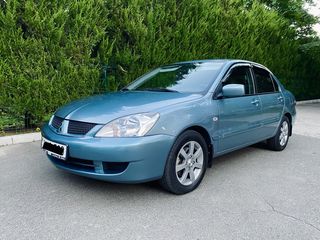 Mitsubishi Lancer foto 2