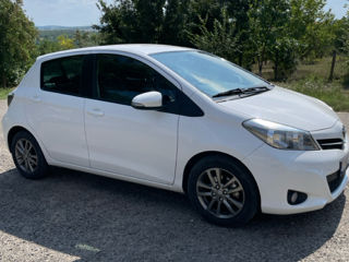 Toyota Yaris foto 8