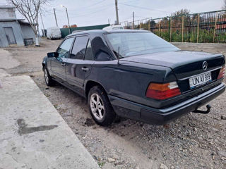 Mercedes Series (W124) foto 3