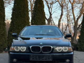 BMW 5 Series foto 2