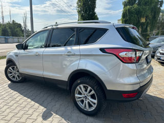 Ford Kuga foto 2