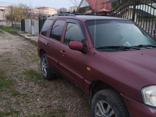 Mazda Tribute foto 4