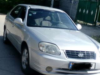 Hyundai Accent foto 1