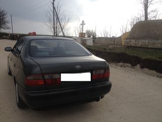 Toyota Carina foto 1